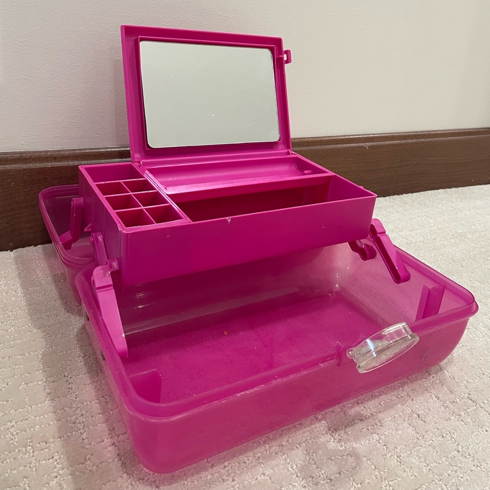 hot pink caboodle
